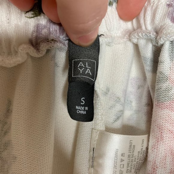 Alya White with Pink Purple Floral Lounge Shorts Women's Size Small - Picture 5 of 5